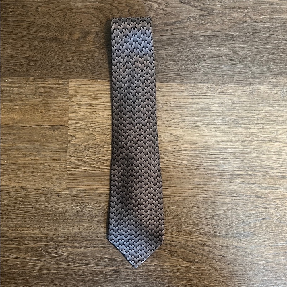 Disney World 100% Silk Blue Mickey Mouse Ears Men’s Tie
